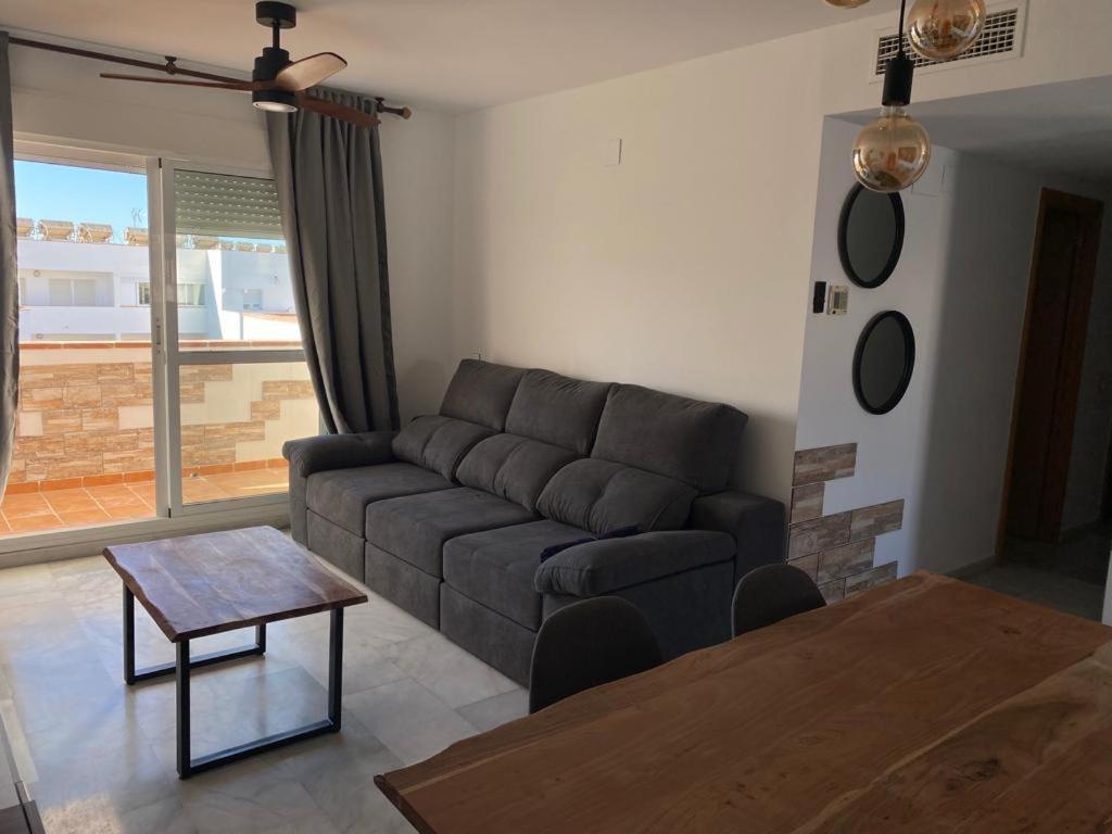 Encantador Atico Con Chimenea Y Piscina En Almeria Retamar (Almeria)